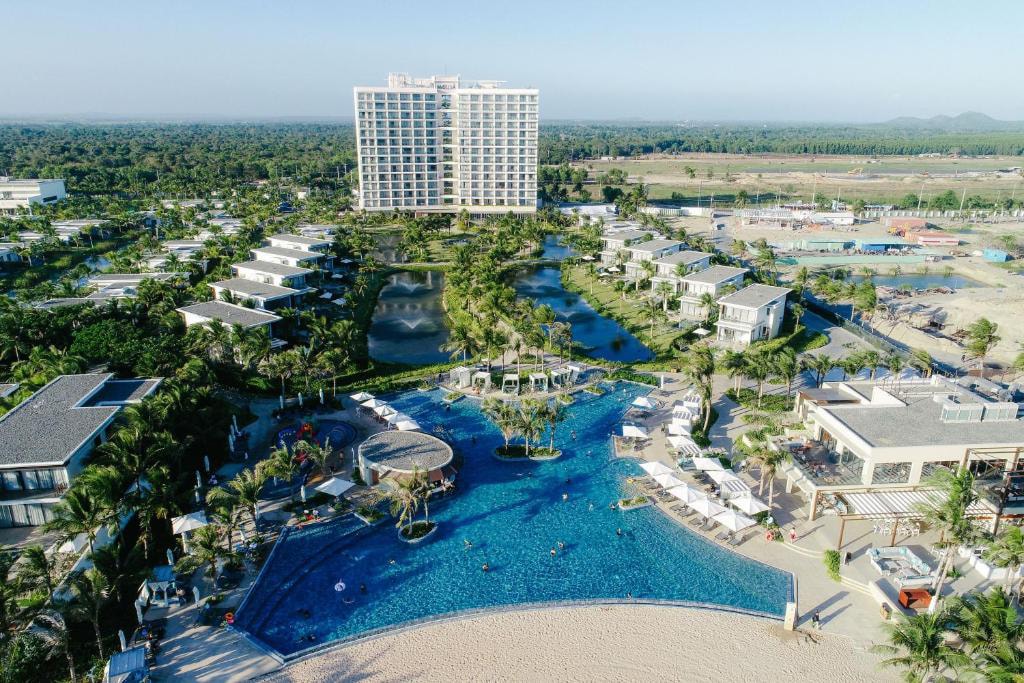 Melia Hồ Tràm Beach Resort 